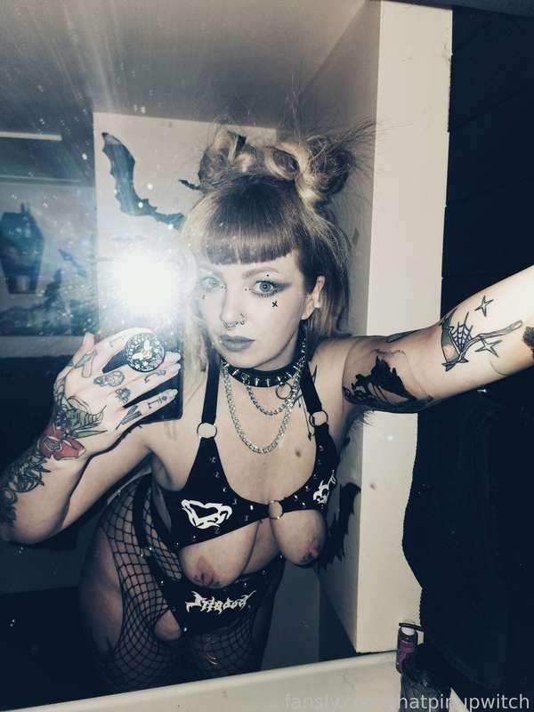 thatpinupwitch image #22