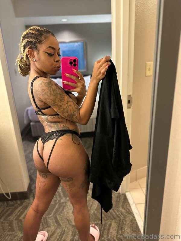 Home alone & bored! Send me a nut video to keep me entertain..
