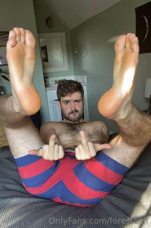 Clean my feet 😤