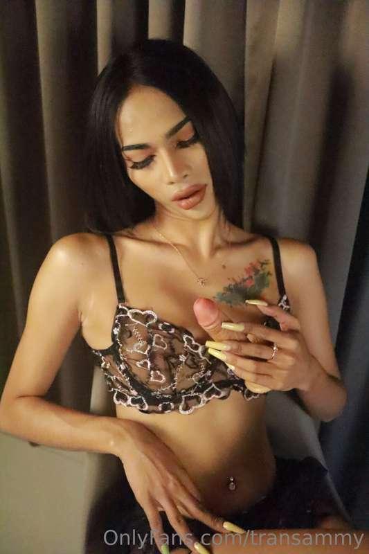 ***HELP ME SAVE FOR A BOOBJOB BABE*** 😋 any tip will get a s..