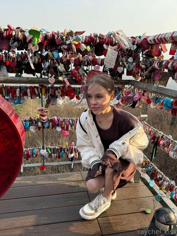 do you think it's easy to find the key to my heart?🤔