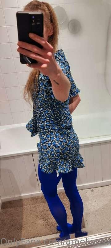 Blue flowers, garter belt and tights 💙
