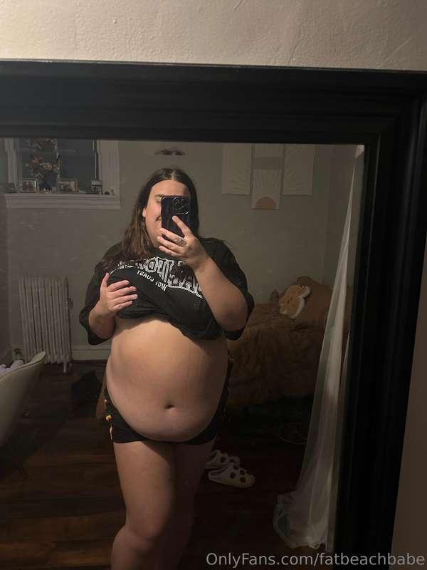 I feel like I’m looking bigger every time I post🐷 What do yo..