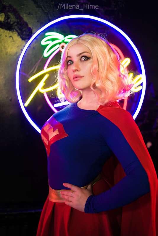 Supergirl cosplay HD set