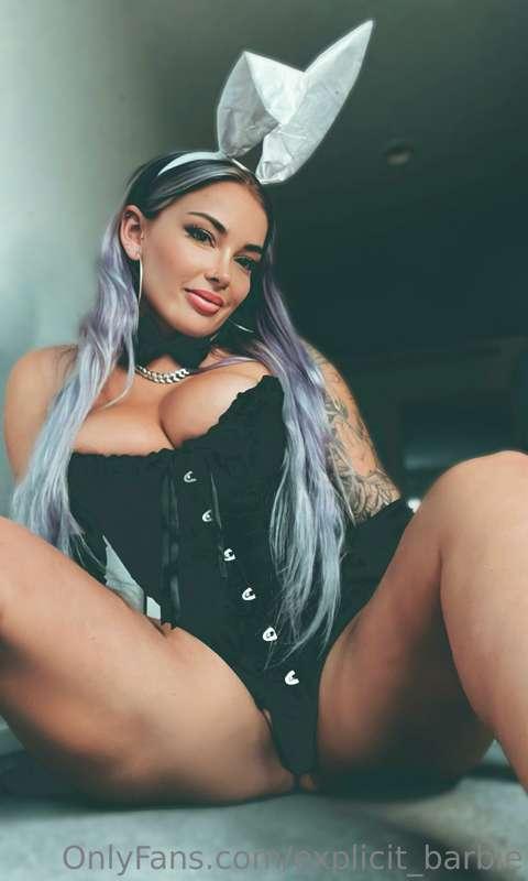 Good morning! would you let this bunny hop hop hop on your 🍆