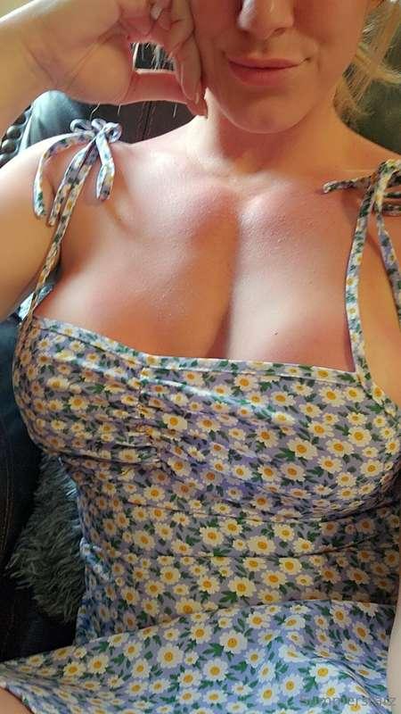Just a little treat to get you through hump day 💋