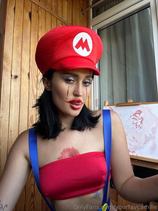 I love playing unusual games. How about you?🥰💋