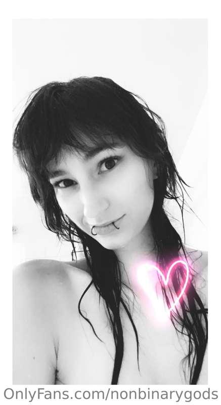 Goofing off can be fun, and I look hella cute when I’m havin..