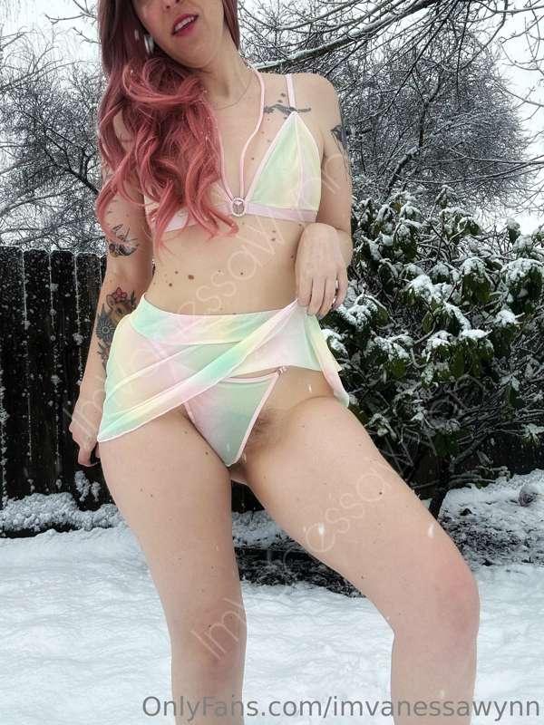 Your snow fairy 🧚🏻‍♀️☃️❄️