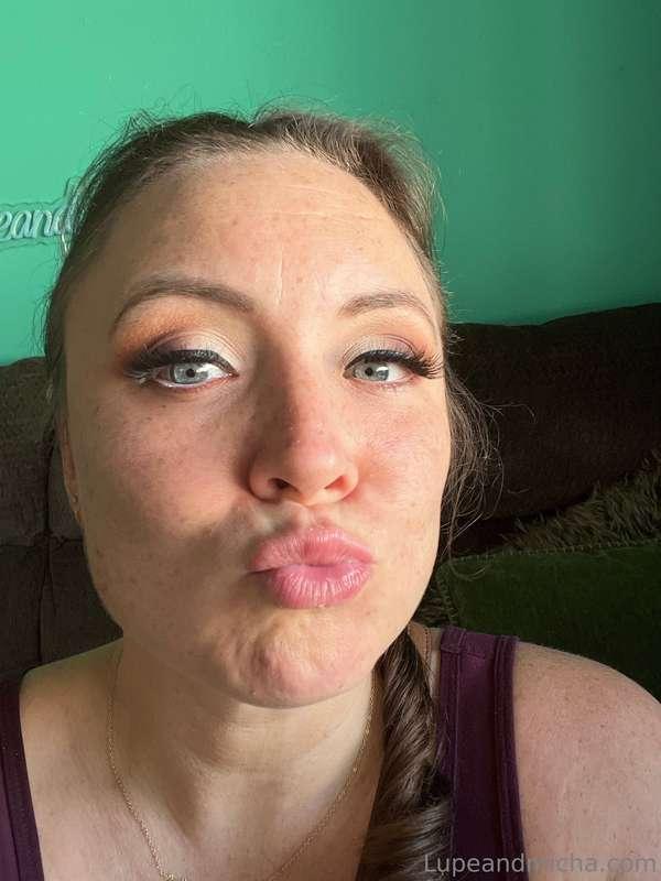 Kisses to you guys, just wanted to say thank you and I love ..