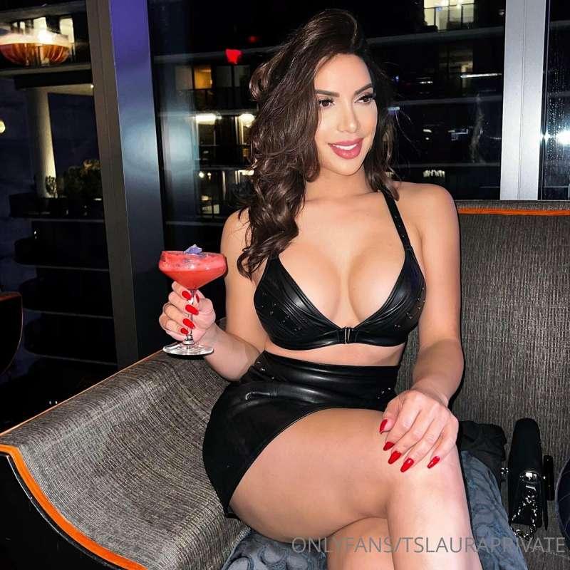 some photos dressed  because after all I am a lady 😛🖤 Saturd..