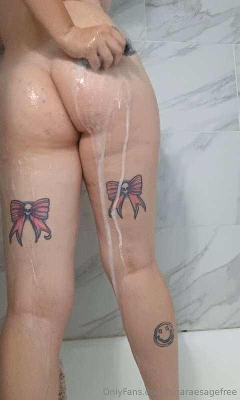 Cum watch me shower 🥴