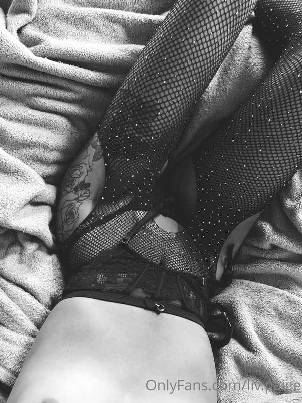 I’m waiting in bed for you baby😈🍆💦