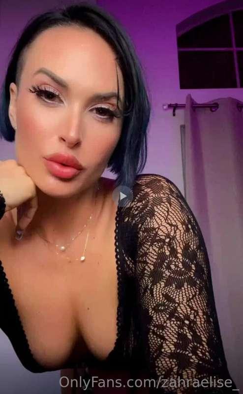 Dreamy lil thot, here to make you pop ;)