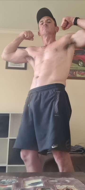 happy friday MFs hope everything is wet & wild on your end 💦..