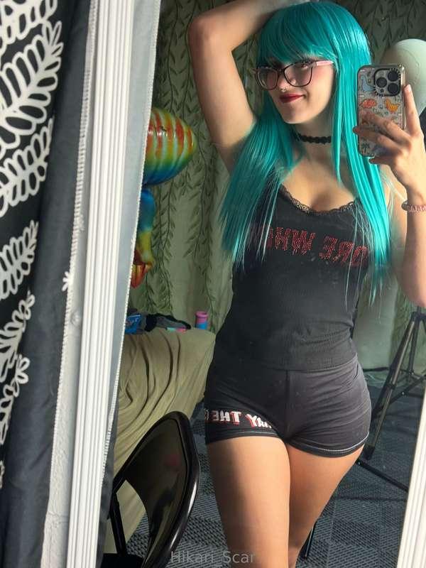 In case you didn’t see my outfit from my livestream last Fri..