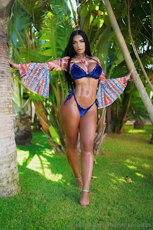 Like if you wanna see me removing my top 4u 🥰