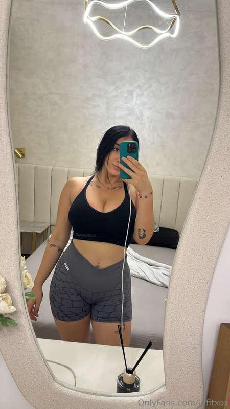 Looking for a gym partner, can you help me with my form? 😉
