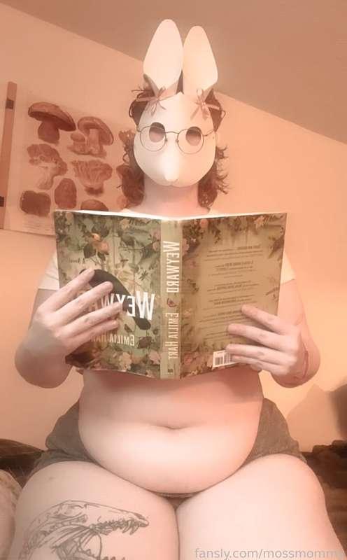 reading for pleasure 📖