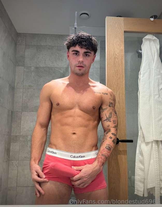 you have 24h to subscribe to @fidtikkers 👅 the winner will r..