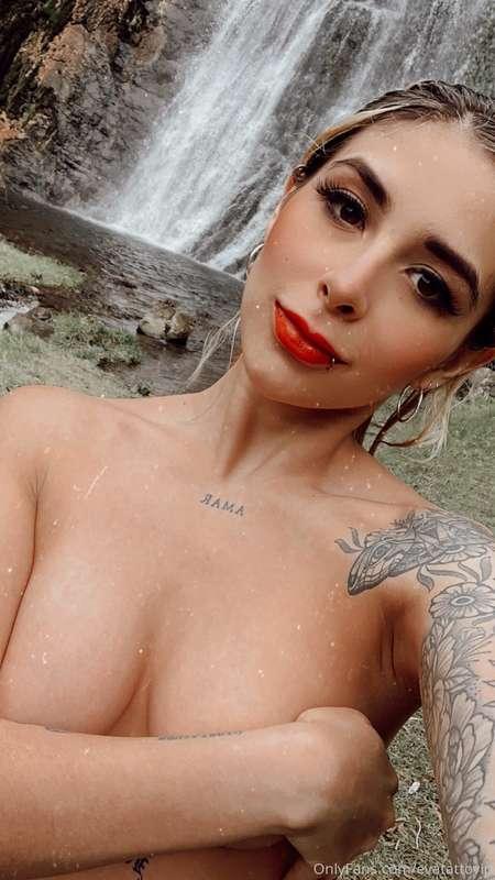 Naked in a paradise...😍🔥