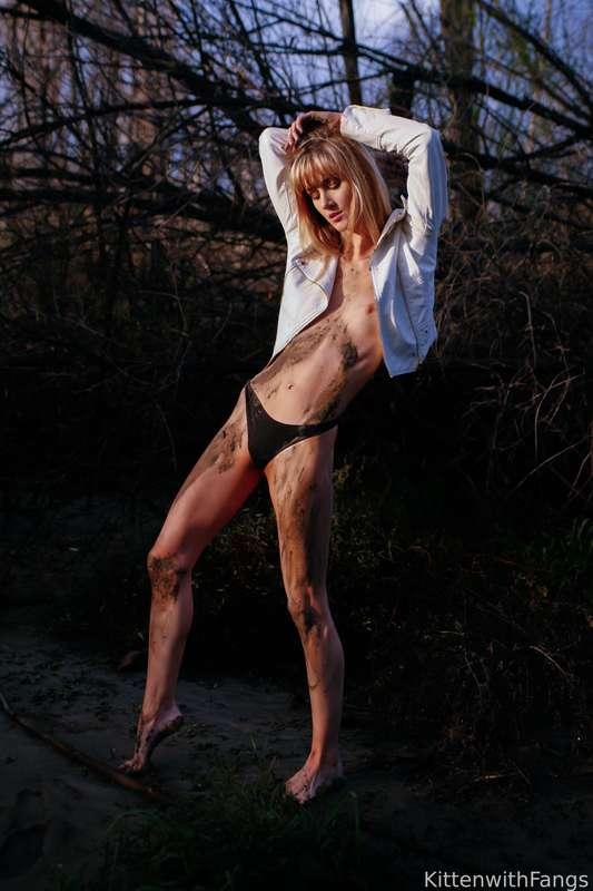 kittenwithfangs image #2