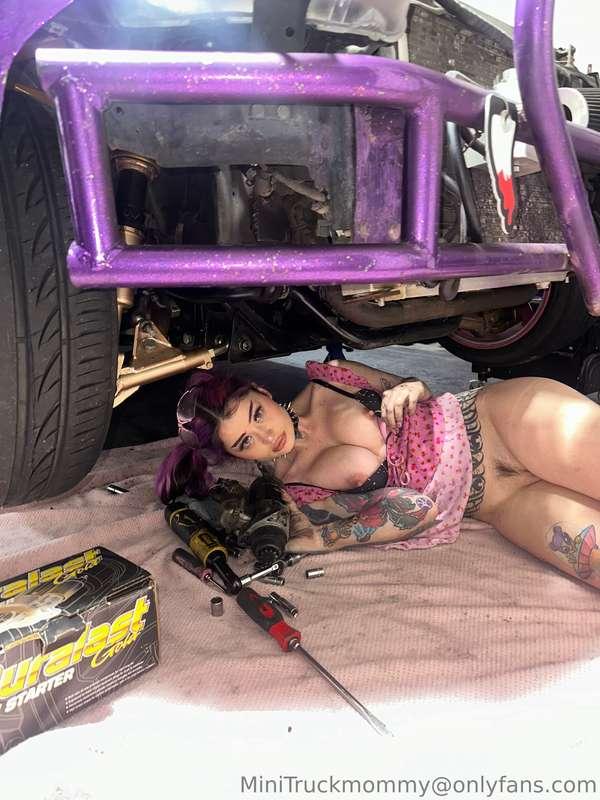 Minitruck mommy at ur service 🔧💋