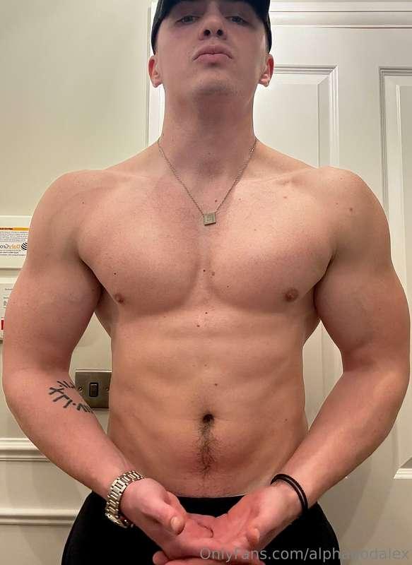 You may proceed on telling me how fucking great I look 😏