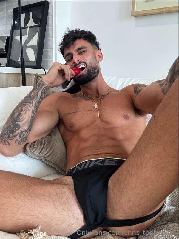 Hey guys what's your favorite fruit? Mine? Strawberries of c..