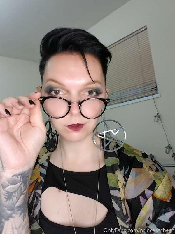 Mum got a new haircut and shes feeling seductive. Got my new..