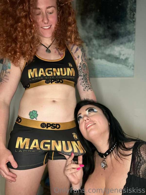 I love cock 🥵 even sexy girls with strap ons that want to us..