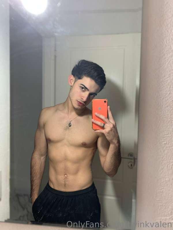 👀