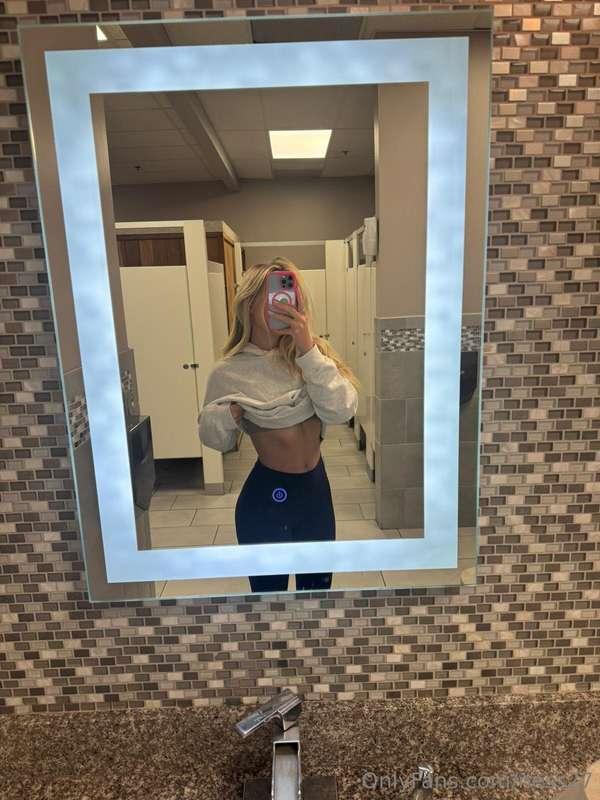 Gym life these days 💪🏼👀