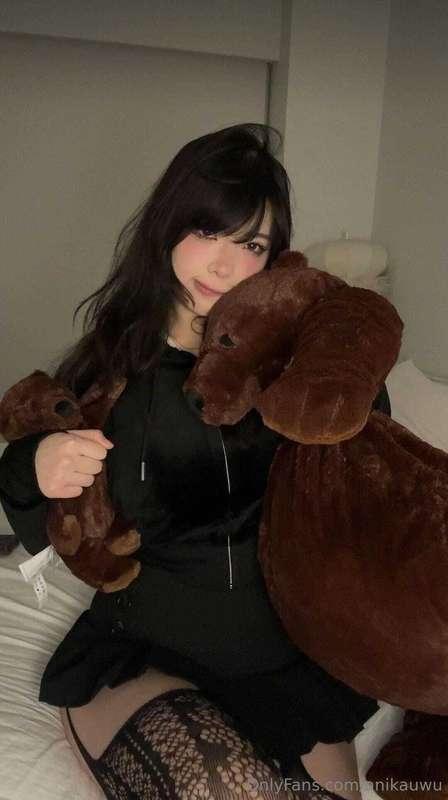 Big fan of bear hugs ♡(｡- ω -)