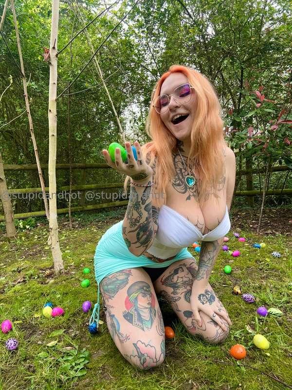 in this photo i gleefully grasp your “easter eggs” in my han..