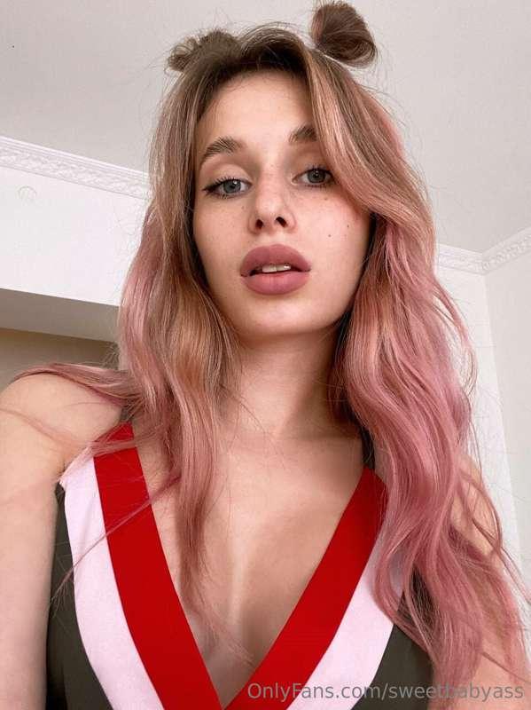 Let me distract you👉@naomiibarbie💋
Cute girl @naomiibarbie  ..
