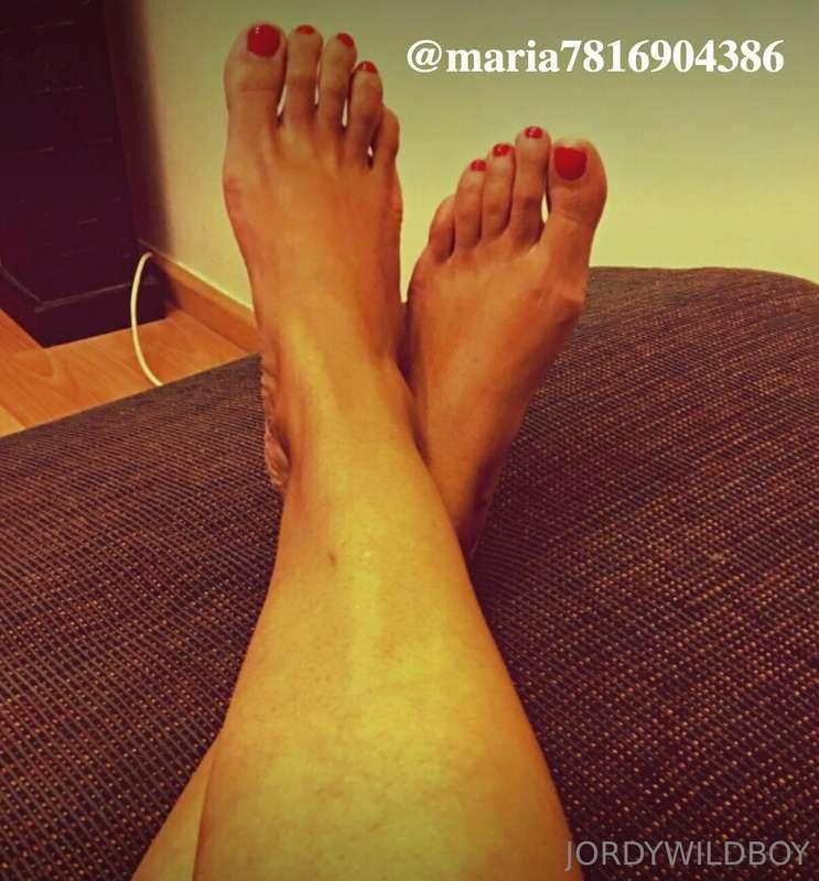 🔥***GUYS FOLLOW THIS SEXY MARY's FEET***🔥  👉 @maria781690438..