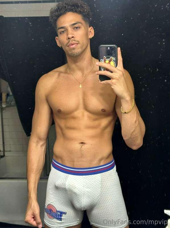 Tip me if you like what you see! 🍆