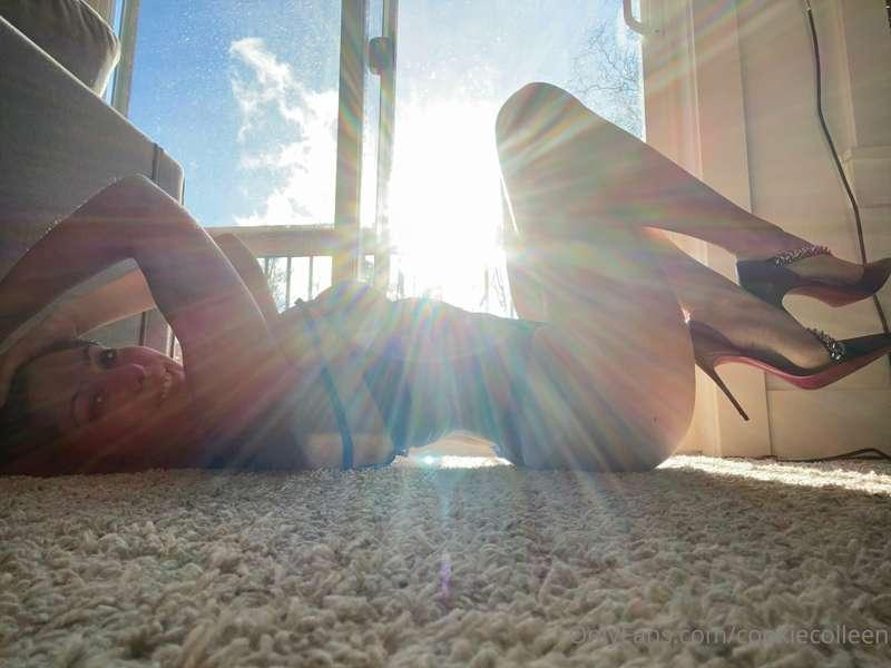 Oh the sunlight after a cold winter 🥰