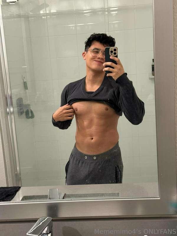 Just a pre-shower selfie