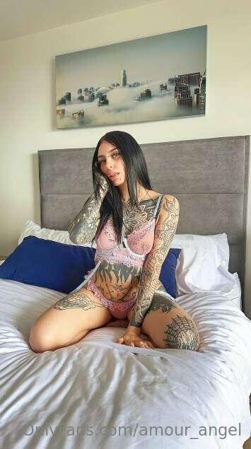 Explore my personality and my holes😈
@badkittymia #ad