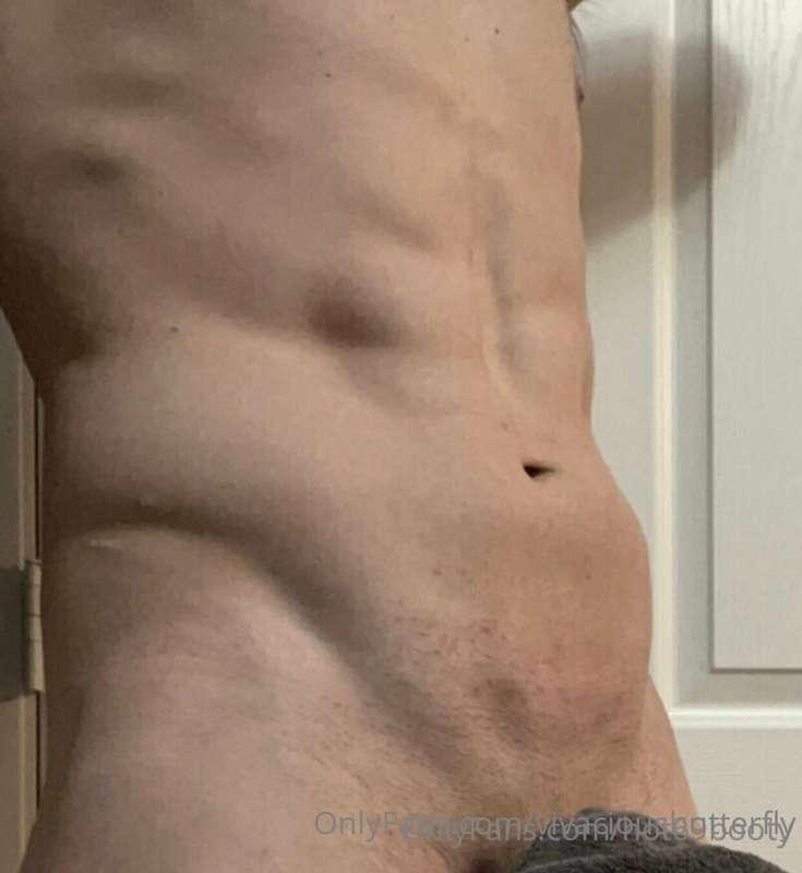 Looking for a tight body who likes to show it off?  Hit subs..