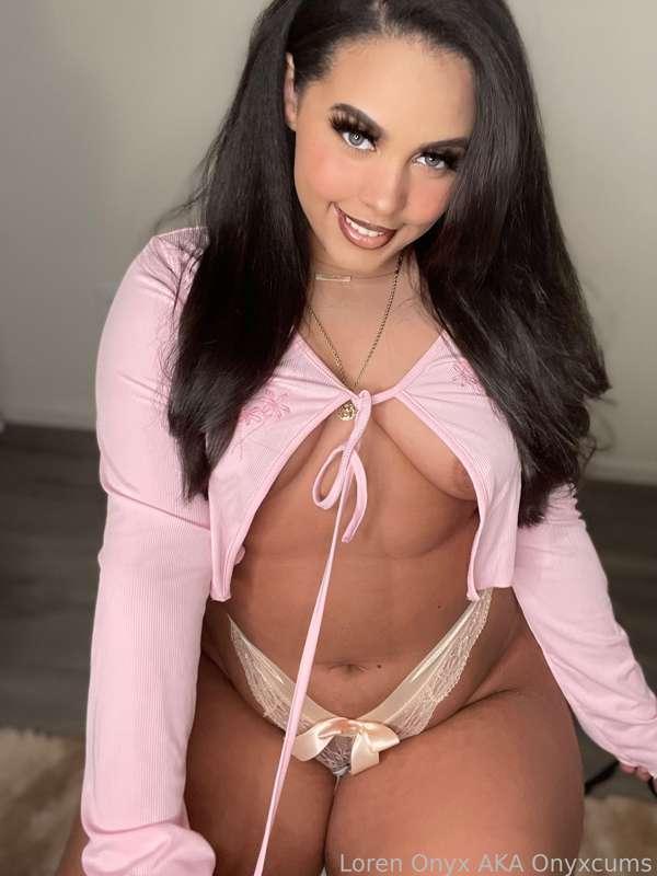 Do you like when I tease you like this? 😈

✎ #nerdy #ebony #cute #pokemon #exotic #bigass #gamer #reader #brunette #fyp 