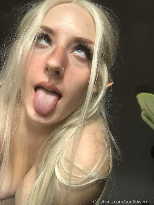 sunfl0werdoll image #1