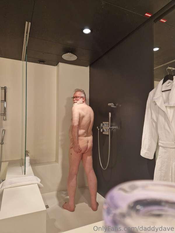 I'm ready, waiting... cum on 🚿🍑🍆💦💦💦