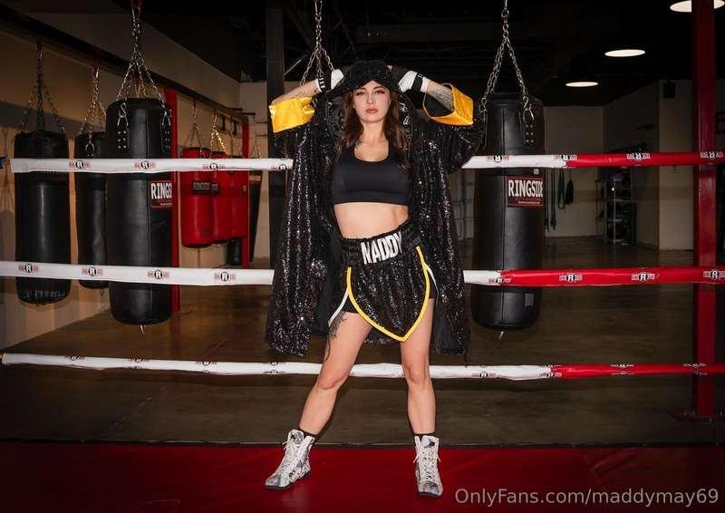 Link in bio to livestream my fight on April 26! 🎥🥊