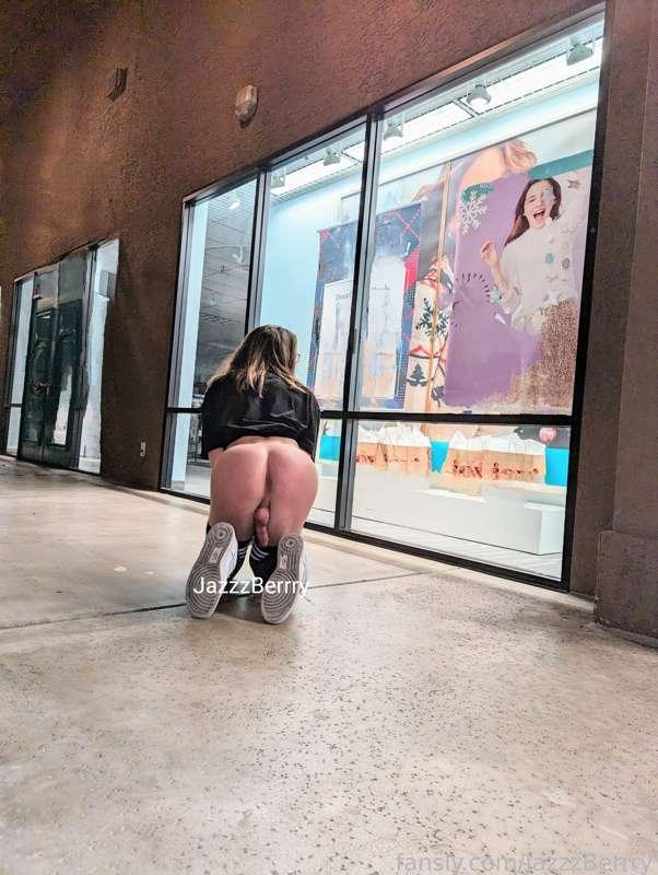 Breed me in front of the store
#fyp #public #femboy #twink #sissy