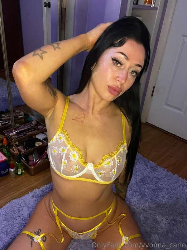 NAUGHTY TEXTING ALL NIGHT PICS AND VIDEOS INCLUDED