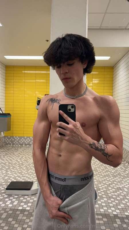 would you like to feel it? 😈💦