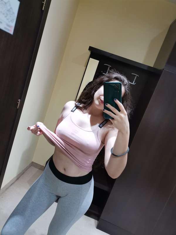 Hotel rooms really do bring out my inner slut 😈